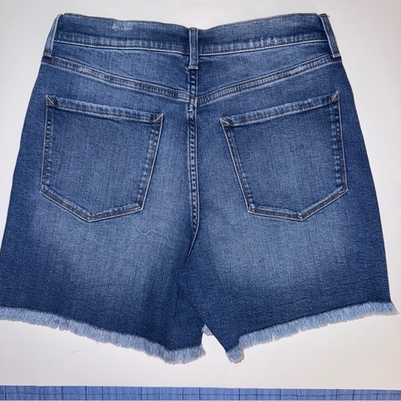 a.n.a Women's Studded Blue Jean Shorts Size 4-EUC - Picture 2 of 5